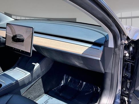 Used 2023 Tesla Model 3 Standard Range RWD image 24