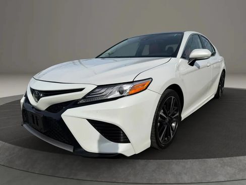 Used 2020 Toyota Camry XSE FWD image 1