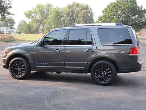 Used 2015 Lincoln Navigator 4WD image 8
