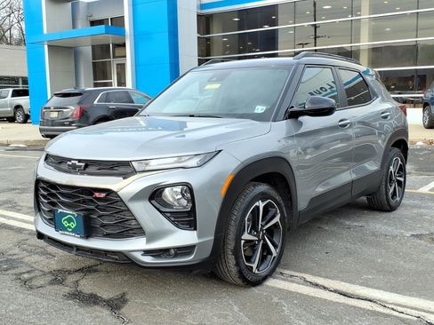 Used 2023 Chevrolet TrailBlazer RS image 3