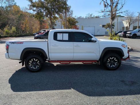 Certified 2020 Toyota Tacoma TRD Off-Road image 4