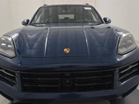 Used 2025 Porsche Cayenne S w/ Premium Package Plus AWD/4WD image 2