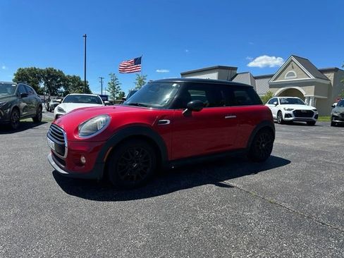 Used 2019 MINI Cooper 2-Door Hardtop w/ Signature Upholstery Package FWD image 1