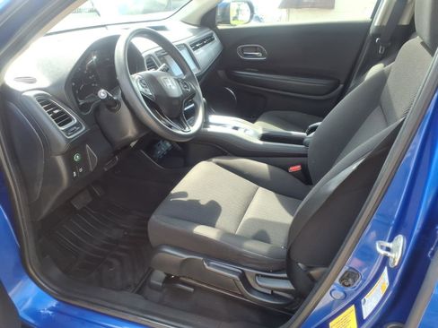 Used 2018 Honda HR-V EX image 2