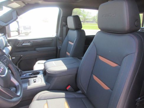 New 2026 GMC Sierra 2500 AT4 w/ AT4 Premium Plus Package AWD/4WD image 13
