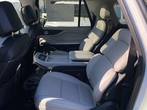 New 2026 Lincoln Navigator L Reserve AWD/4WD image 7