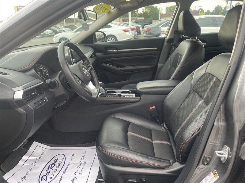 Used 2023 Nissan Altima 2.5 SR AWD/4WD image 12