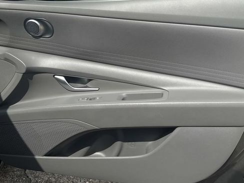 Used 2024 Hyundai Elantra SEL FWD image 19