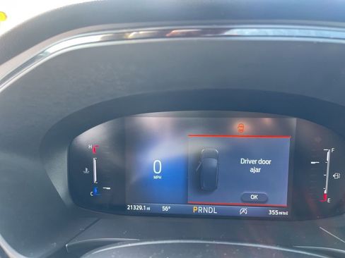 Used 2025 Ford Escape ST-Line image 25