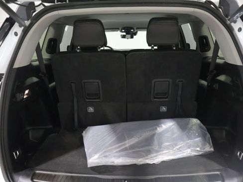 Certified 2023 Jeep Grand Cherokee L Limited w/ Luxury Tech Group II AWD/4WD image 5