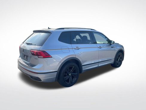 Used 2024 Volkswagen Tiguan SE R-Line AWD/4WD image 5