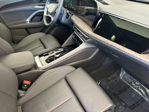Used 2025 Audi Q5 Premium Plus w/ Premium Plus AWD/4WD image 16