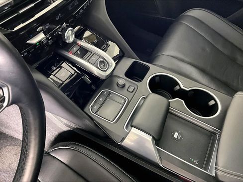 Used 2023 Acura MDX SH-AWD w/ Technology Package image 15