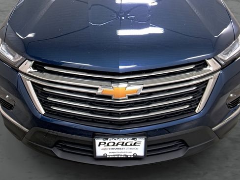 Used 2023 Chevrolet Traverse LT w/ LT Premium Package image 16