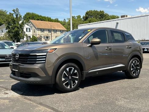 Certified 2025 Nissan Kicks SV AWD/4WD image 5