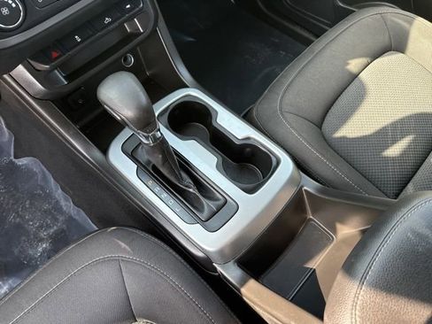 Used 2022 Chevrolet Colorado LT image 30