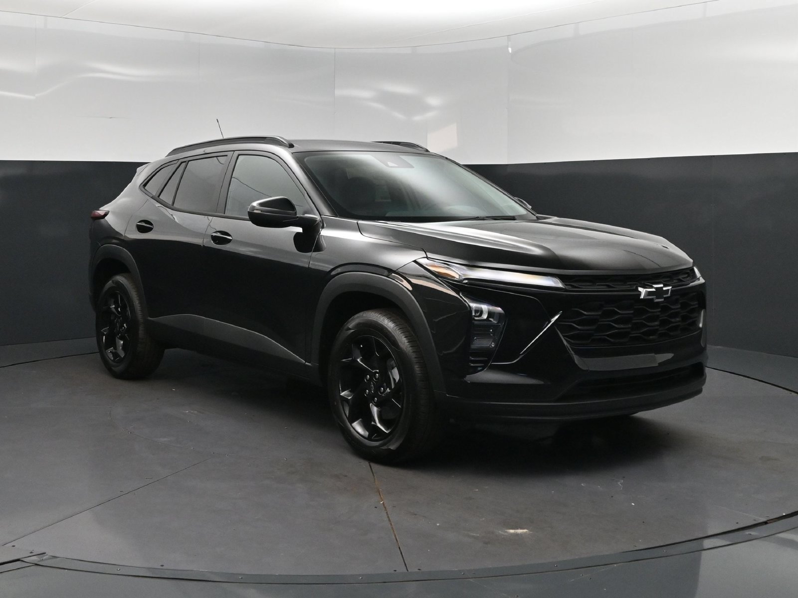 New 2026 Chevrolet Trax LT w/ Midnight Edition FWD image 9