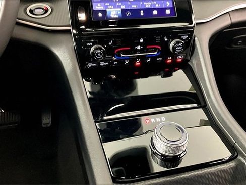 New 2025 Jeep Grand Cherokee Altitude image 7