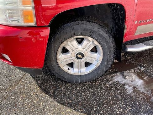 Used 2007 Chevrolet Silverado 1500 LT w/ 1LT Convenience Package image 4