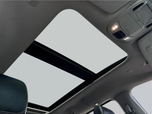 Used 2023 Chrysler Pacifica Limited FWD image 27