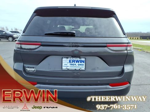 New 2026 Jeep Grand Cherokee Limited w/ Limited Altitude Package AWD/4WD image 4