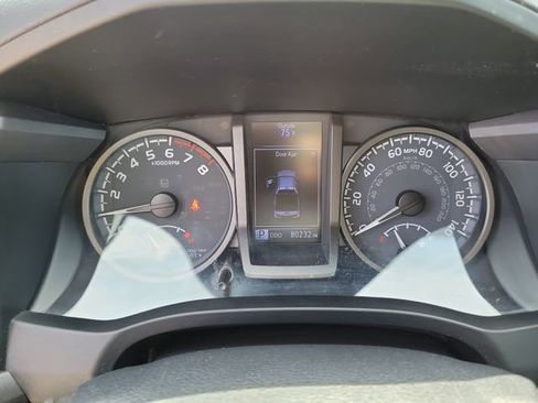 Used 2021 Toyota Tacoma TRD Sport AWD/4WD image 8