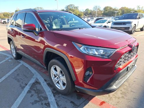 Used 2020 Toyota RAV4 XLE image 8