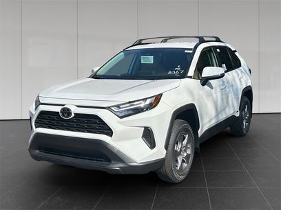 New 2025 Toyota RAV4 XLE w/ Weather Package
