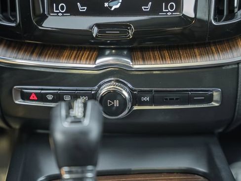 Used 2021 Volvo XC60 T5 Inscription w/ Advanced Package image 25