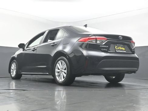 Used 2025 Toyota Corolla LE w/ LE Premium Package FWD image 41