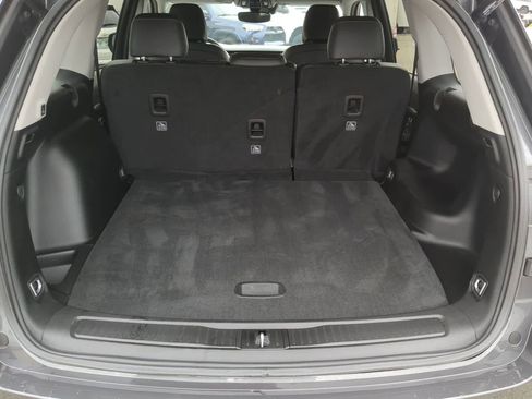 Used 2023 Jeep Grand Cherokee Limited image 32