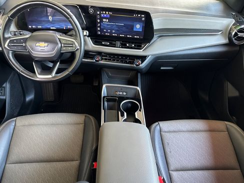 Used 2025 Chevrolet Equinox LT w/ Convenience Package II AWD/4WD image 13
