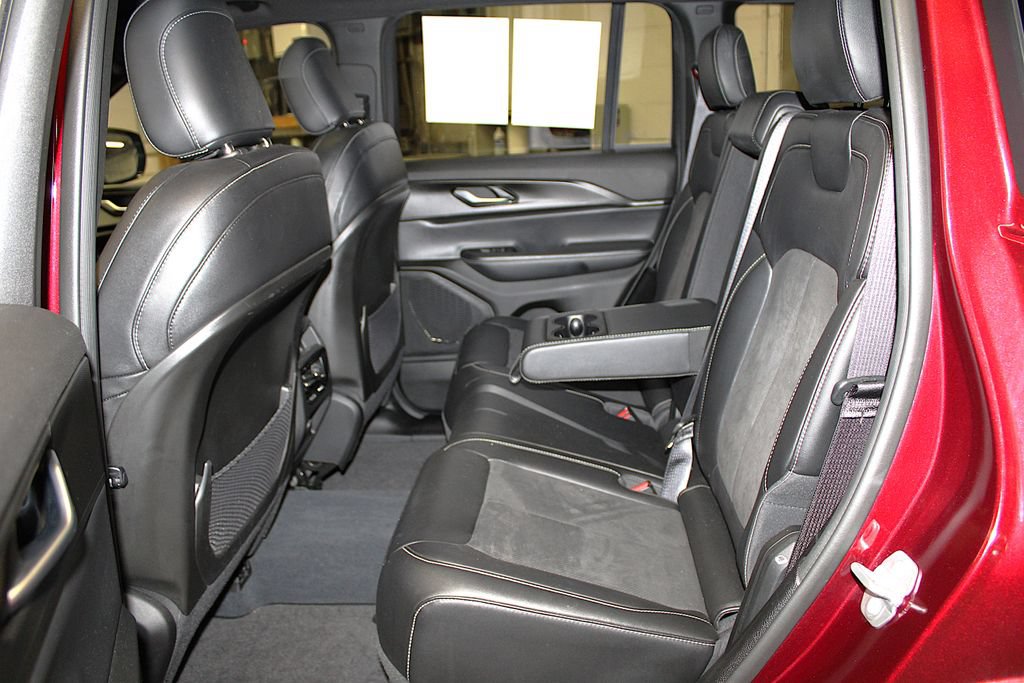 Certified 2023 Jeep Grand Cherokee Altitude AWD/4WD image 25