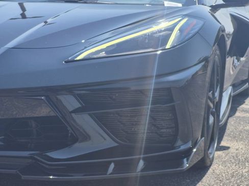 Used 2022 Chevrolet Corvette Stingray Coupe w/ Z51 Performance Package RWD image 5