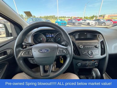 Used 2018 Ford Focus SE FWD image 18