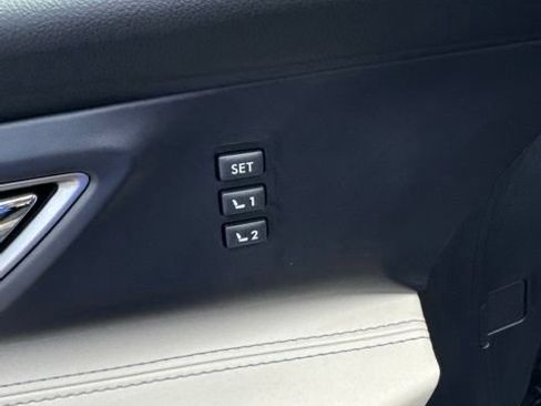 Used 2022 Subaru Ascent Limited w/ Technology Package AWD/4WD image 15