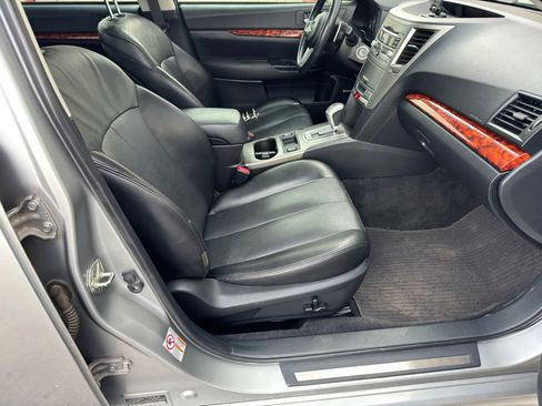 Used 2011 Subaru Legacy 2.5i Limited image 17