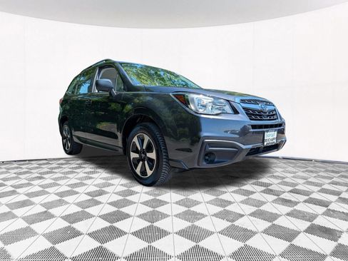 Used 2018 Subaru Forester 2.5i w/ Alloy Wheel Package AWD/4WD image 11