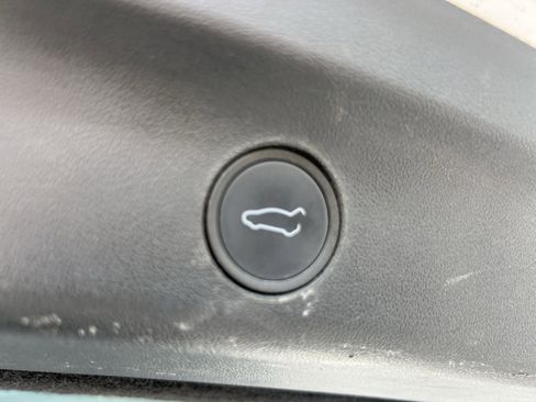 Used 2022 Tesla Model Y Performance image 32