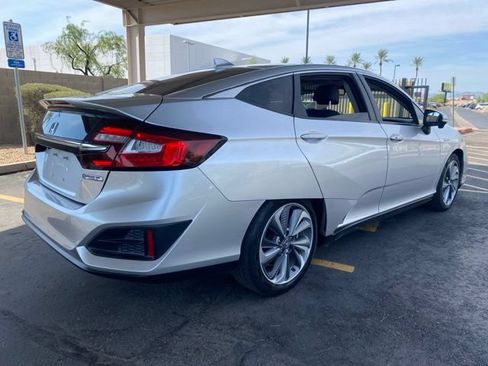 Used 2019 Honda Clarity Plug-In Hybrid image 3