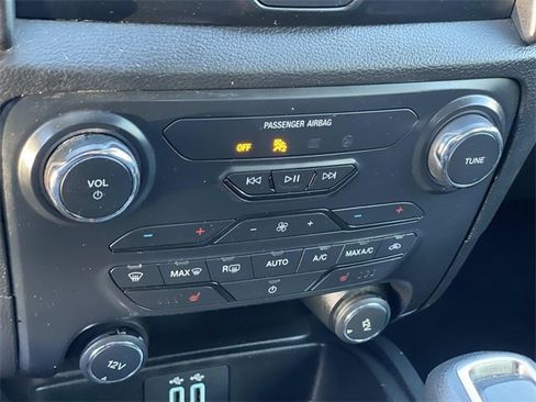 Used 2021 Ford Ranger Lariat w/ Tremor Off-Road Package image 17