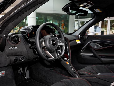 New 2026 McLaren 750S RWD image 20