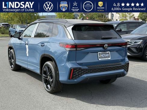 New 2025 Volkswagen Tiguan SE R-Line image 4