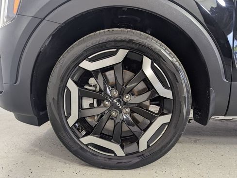 Used 2024 Kia Telluride EX w/ EX Captain's Chair Package FWD image 8