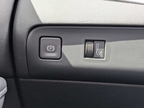 Used 2023 Buick Enclave Essence w/ Sport Touring Edition FWD image 23