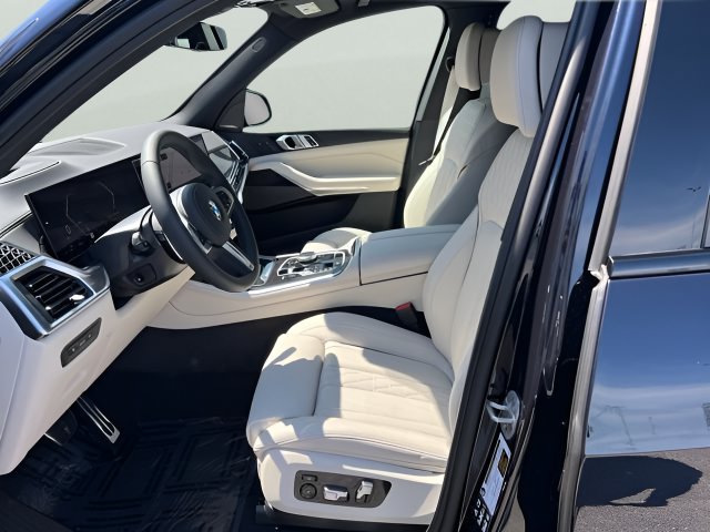 Used 2026 BMW X5 xDrive40i w/ M Sport Package AWD/4WD image 9