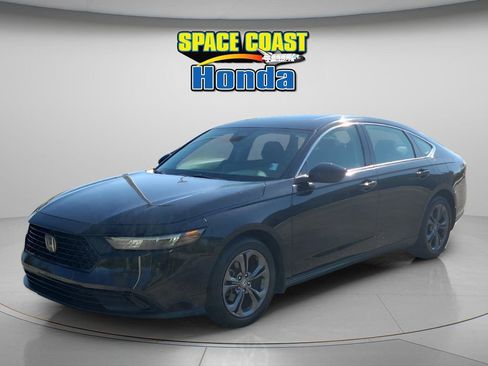 Used 2023 Honda Accord EX image 9