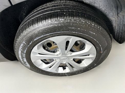 Used 2024 Chevrolet Trax LS w/ Driver Confidence Package image 11