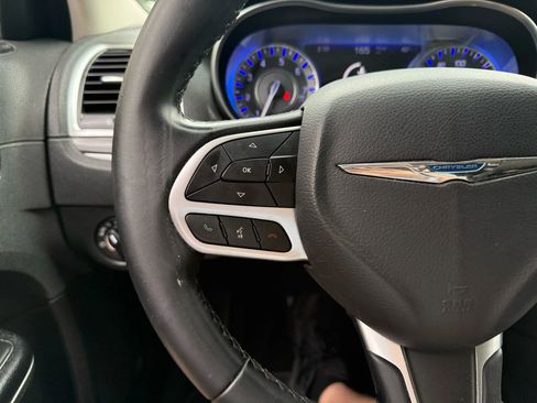 Used 2018 Chrysler 300 Touring w/ Sport Appearance Package image 21