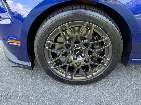 Used 2014 Ford Mustang Shelby GT500 w/ Equipment Group 821A RWD image 20